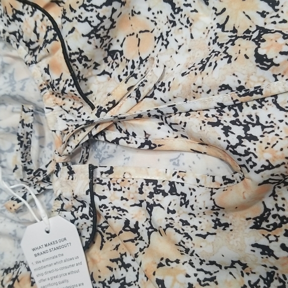 Made with Love Pattern Long Sleeves Ruffled Dress. L - Picture 6 of 10
